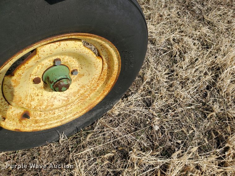 image for item DF5815 John Deere F100H  spring tooth harrow