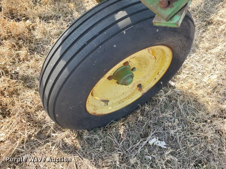 image for item DF5815 John Deere F100H  spring tooth harrow