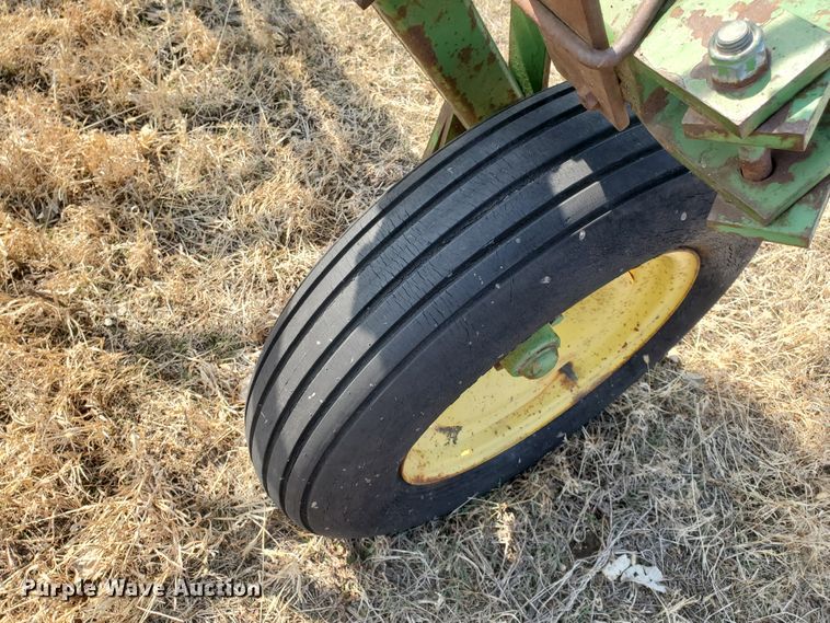 image for item DF5815 John Deere F100H  spring tooth harrow