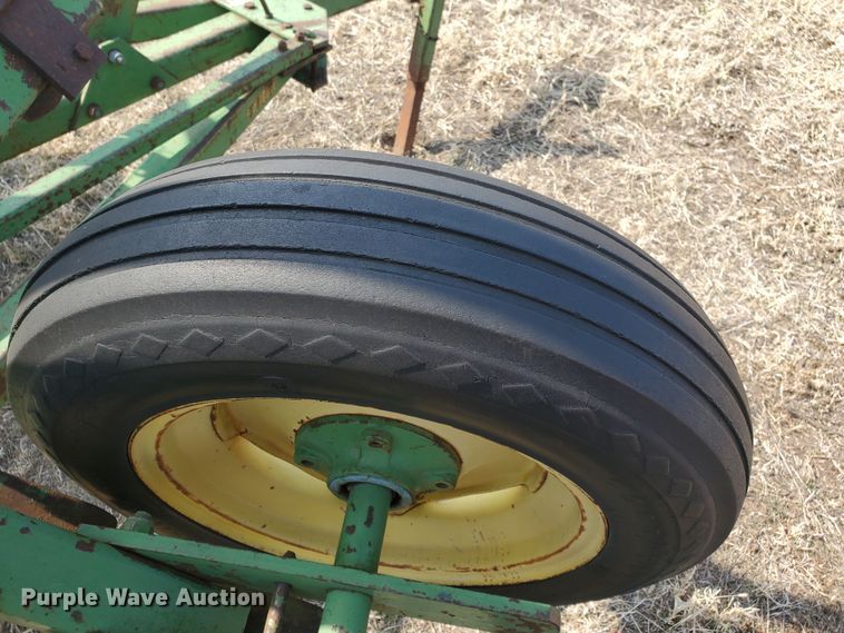 image for item DF5815 John Deere F100H  spring tooth harrow