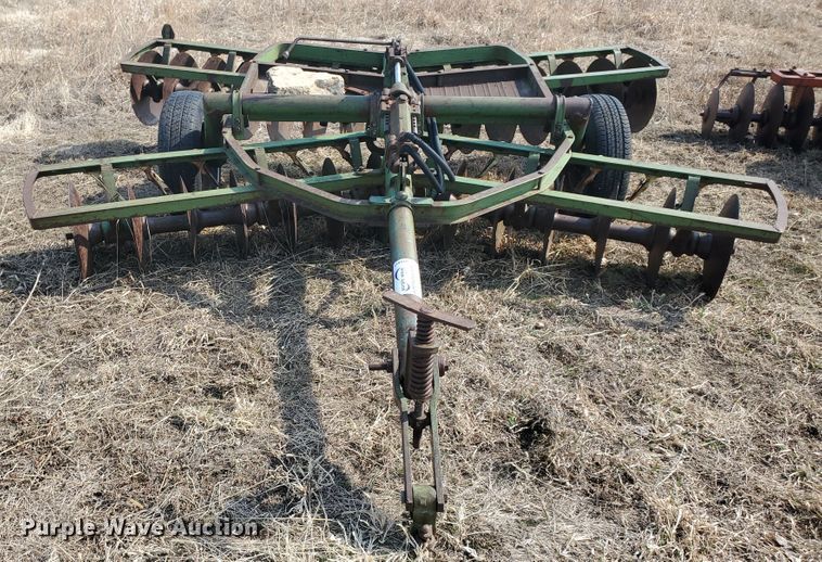 image for item DF5817 John Deere  tandem disk