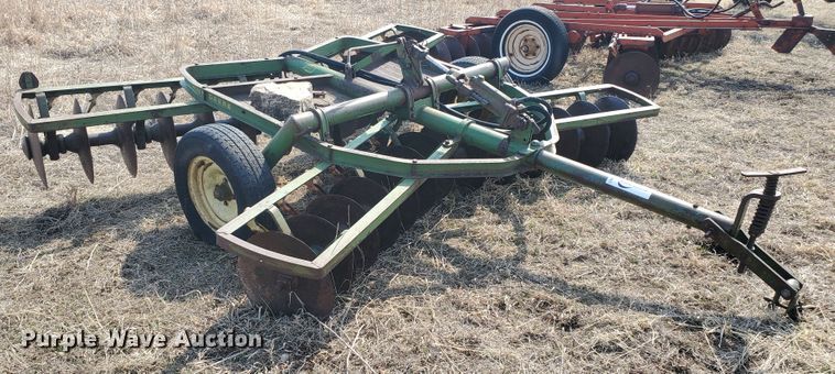 image for item DF5817 John Deere  tandem disk