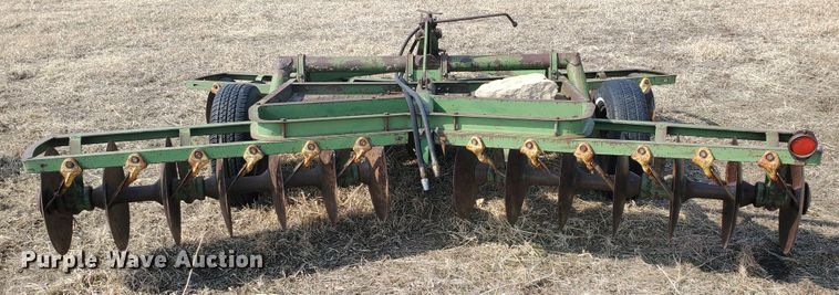 image for item DF5817 John Deere  tandem disk