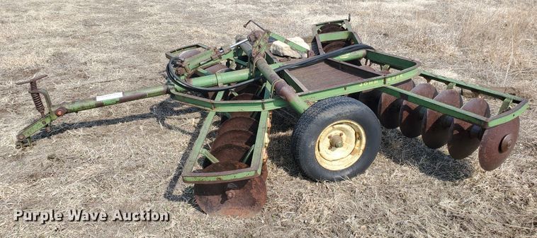 image for item DF5817 John Deere  tandem disk