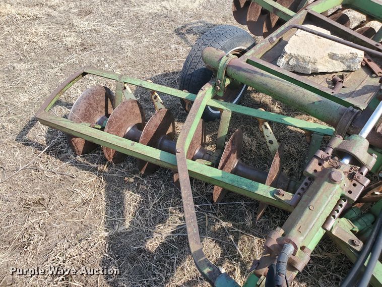 image for item DF5817 John Deere  tandem disk