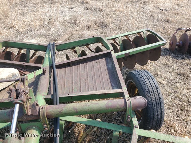 image for item DF5817 John Deere  tandem disk