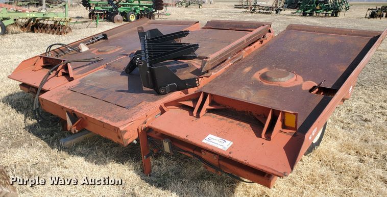 image for item DF5818 Hesston BA49 bale accumulator