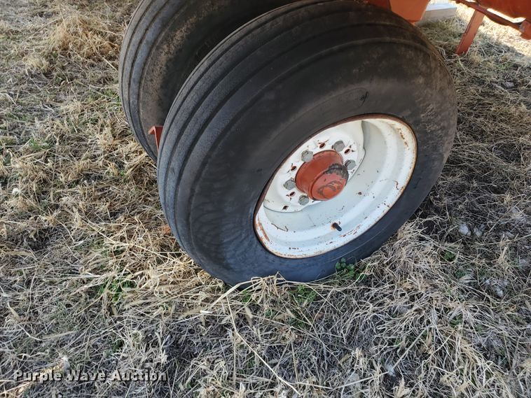 image for item DF5818 Hesston BA49 bale accumulator