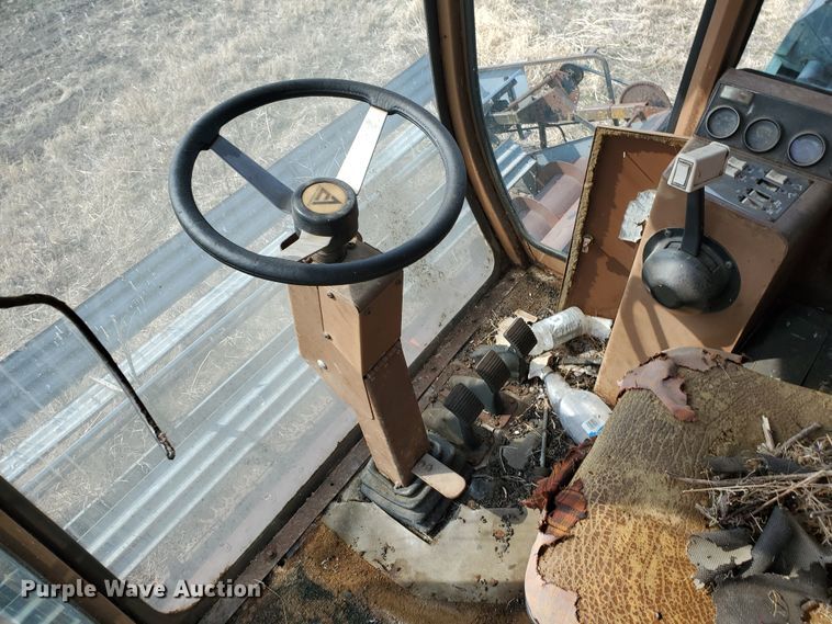 image for item DF5821 Gleaner M2  combine