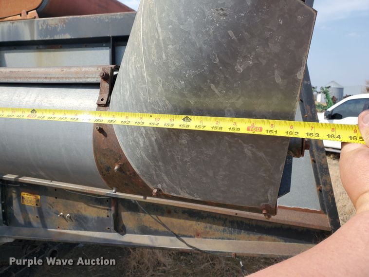 image for item DF5821 Gleaner M2  combine