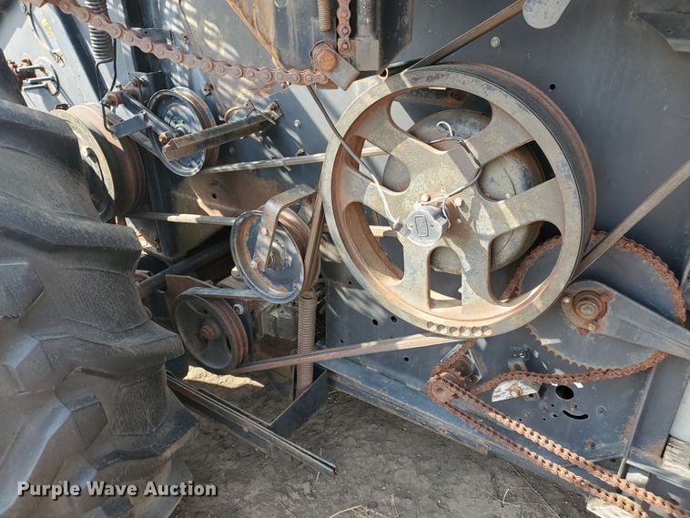 image for item DF5821 Gleaner M2  combine