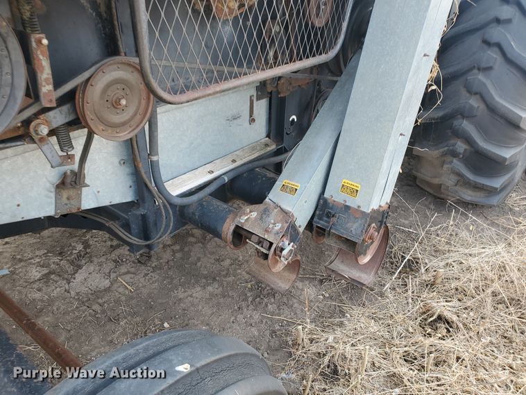 image for item DF5821 Gleaner M2  combine