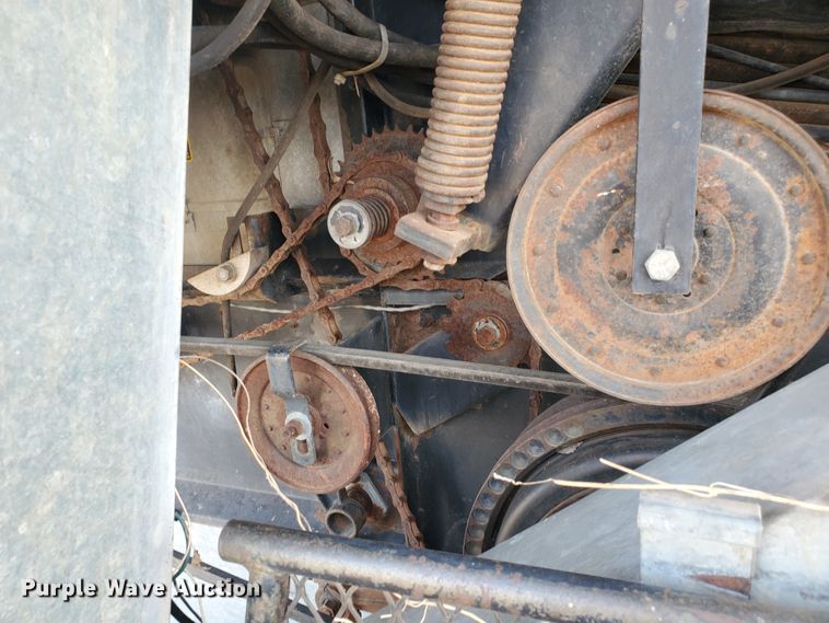 image for item DF5821 Gleaner M2  combine