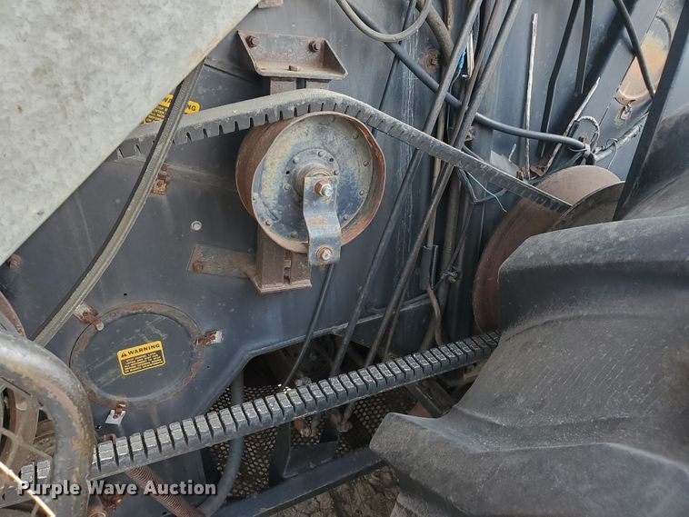 image for item DF5821 Gleaner M2  combine