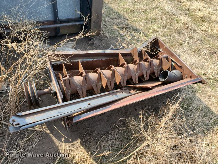 image for item DF5821 Gleaner M2  combine