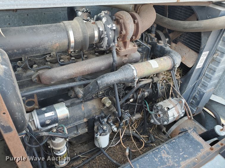 image for item DF5821 Gleaner M2  combine