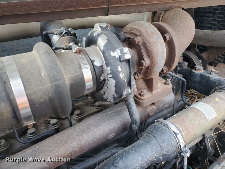 image for item DF5821 Gleaner M2  combine