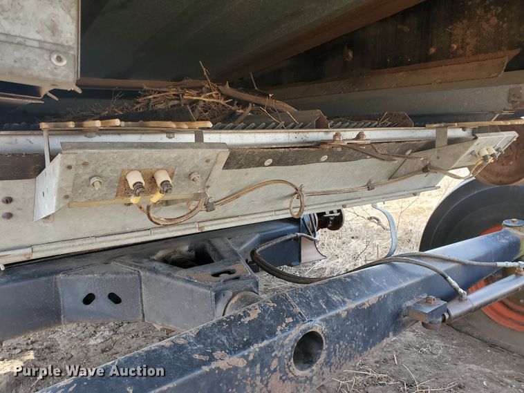 image for item DF5821 Gleaner M2  combine