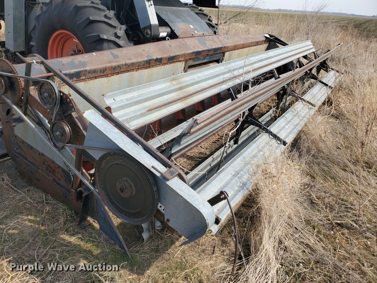 image for item DF5821 Gleaner M2  combine