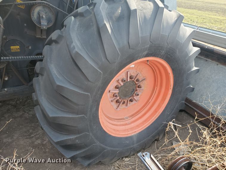 image for item DF5821 Gleaner M2  combine