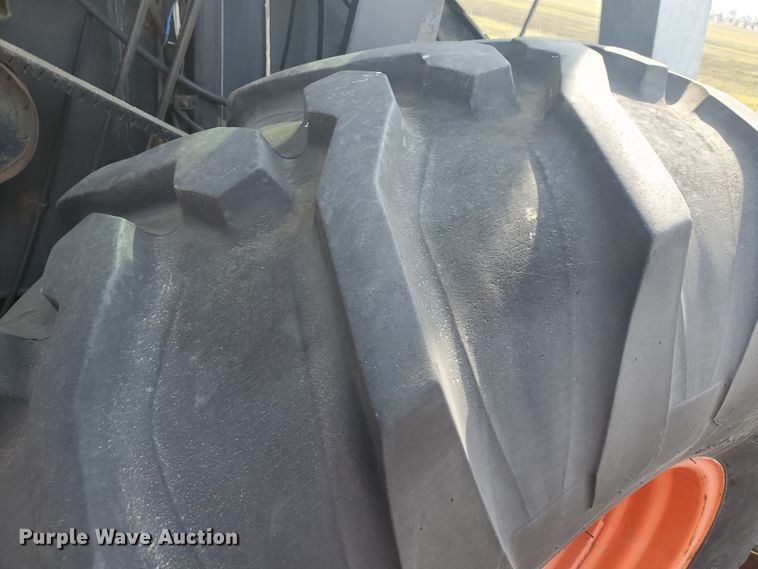 image for item DF5821 Gleaner M2  combine