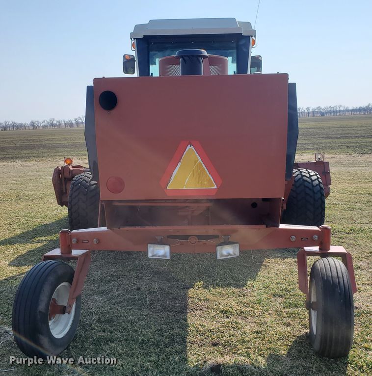 image for item DF5822 Hesston 8400  windrower