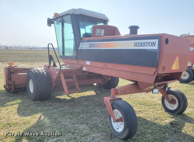 image for item DF5822 Hesston 8400  windrower