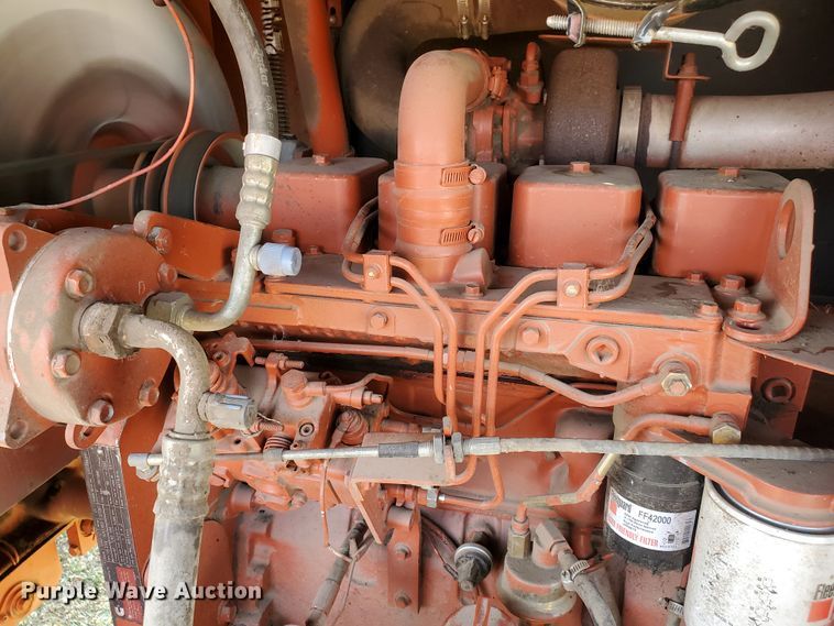 image for item DF5822 Hesston 8400  windrower