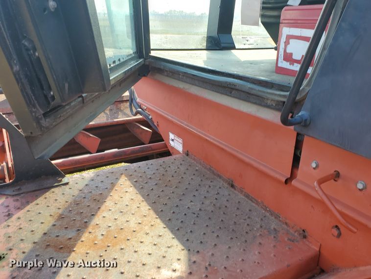 image for item DF5822 Hesston 8400  windrower