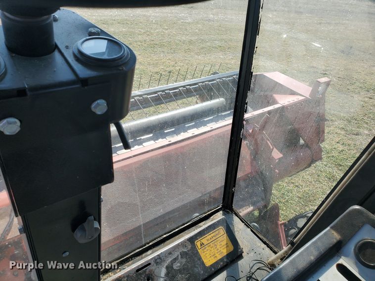 image for item DF5822 Hesston 8400  windrower