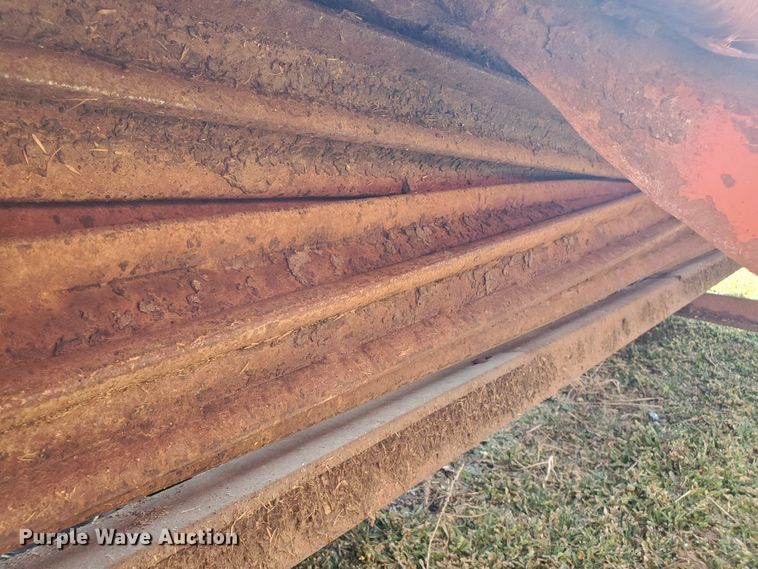 image for item DF5822 Hesston 8400  windrower