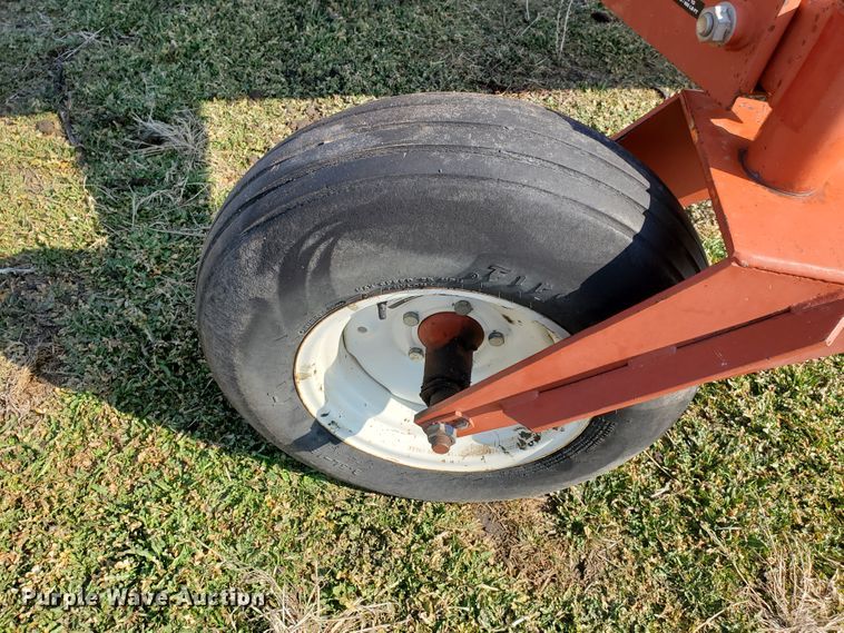 image for item DF5822 Hesston 8400  windrower