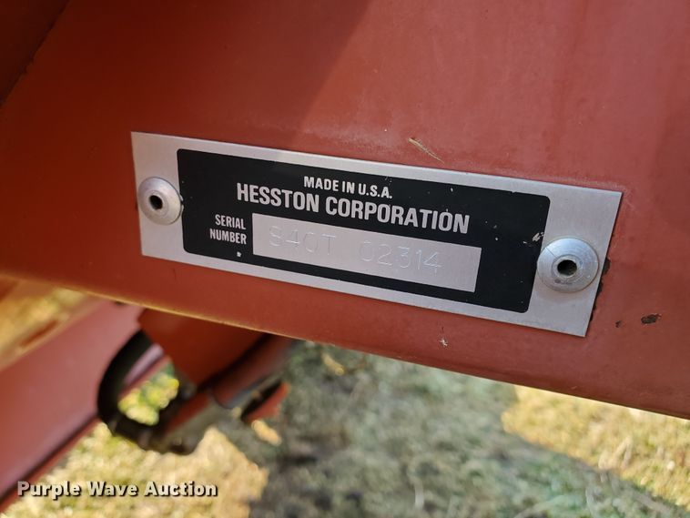 image for item DF5822 Hesston 8400  windrower