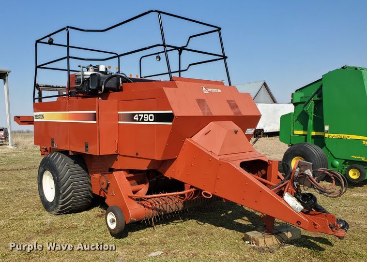 image for item DF5823 2002 Hesston 4790  large square baler