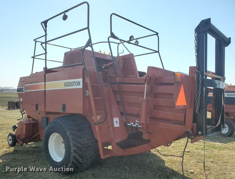 image for item DF5823 2002 Hesston 4790  large square baler