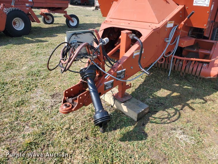 image for item DF5823 2002 Hesston 4790  large square baler