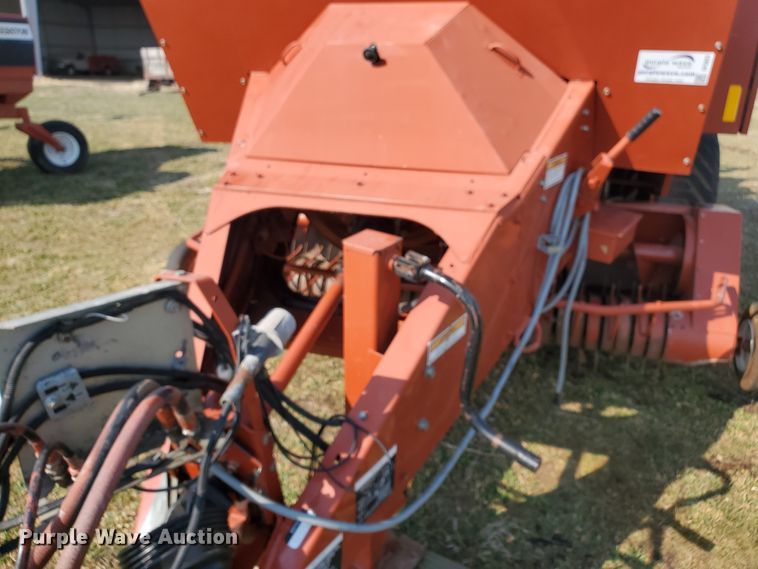 image for item DF5823 2002 Hesston 4790  large square baler