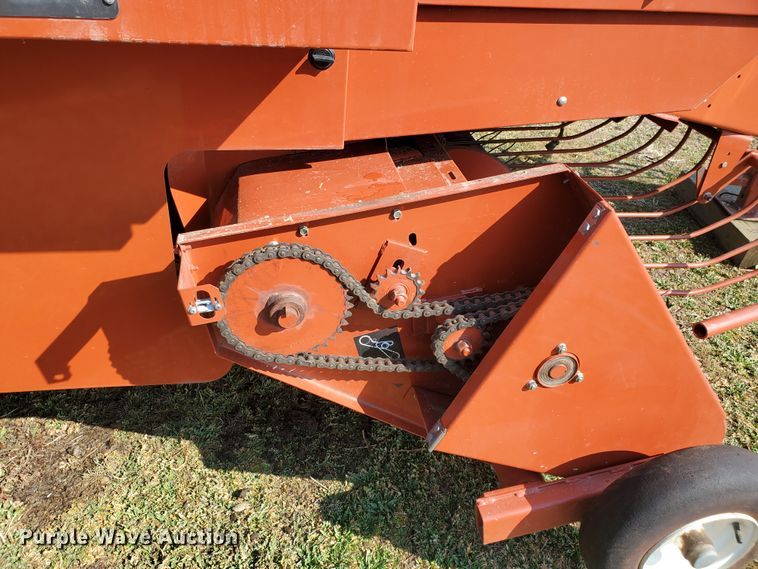 image for item DF5823 2002 Hesston 4790  large square baler