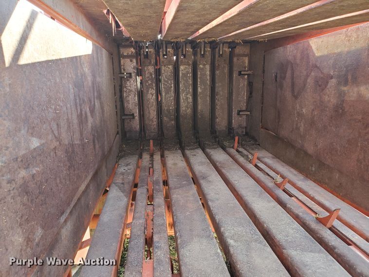 image for item DF5823 2002 Hesston 4790  large square baler