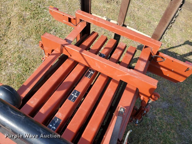 image for item DF5823 2002 Hesston 4790  large square baler