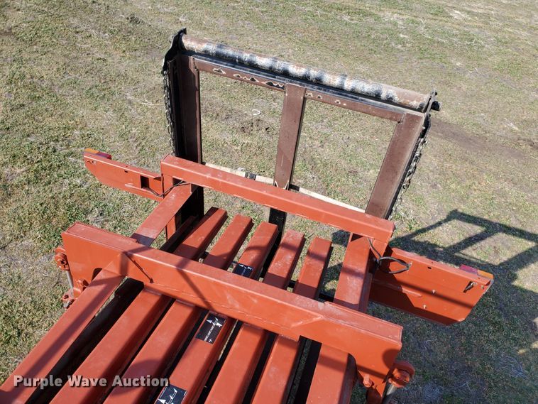 image for item DF5823 2002 Hesston 4790  large square baler