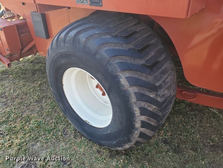 image for item DF5823 2002 Hesston 4790  large square baler