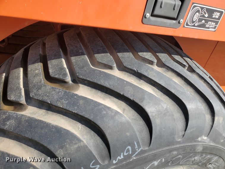 image for item DF5823 2002 Hesston 4790  large square baler