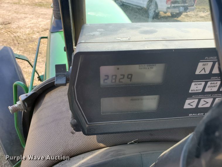 image for item DF5823 2002 Hesston 4790  large square baler