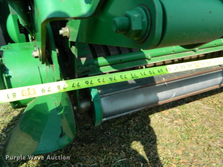 image for item DF5824 2009 John Deere 568  round baler