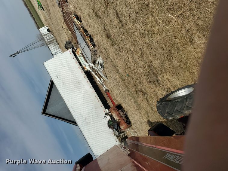 image for item DF5826 1994 Case IH 1688  combine