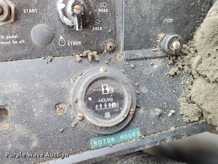 image for item DF5826 1994 Case IH 1688  combine