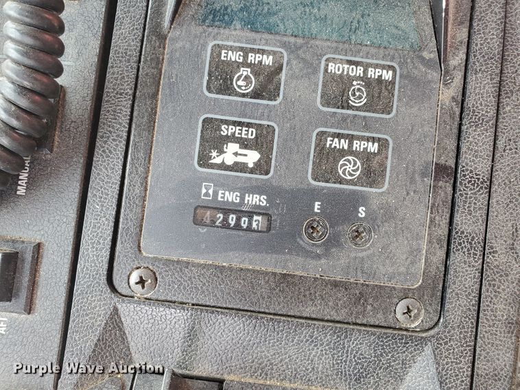 image for item DF5826 1994 Case IH 1688  combine