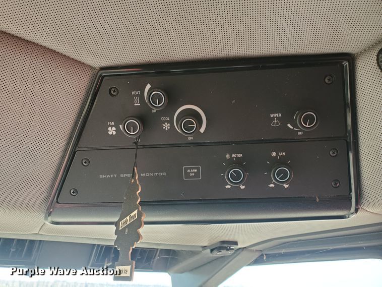 image for item DF5826 1994 Case IH 1688  combine