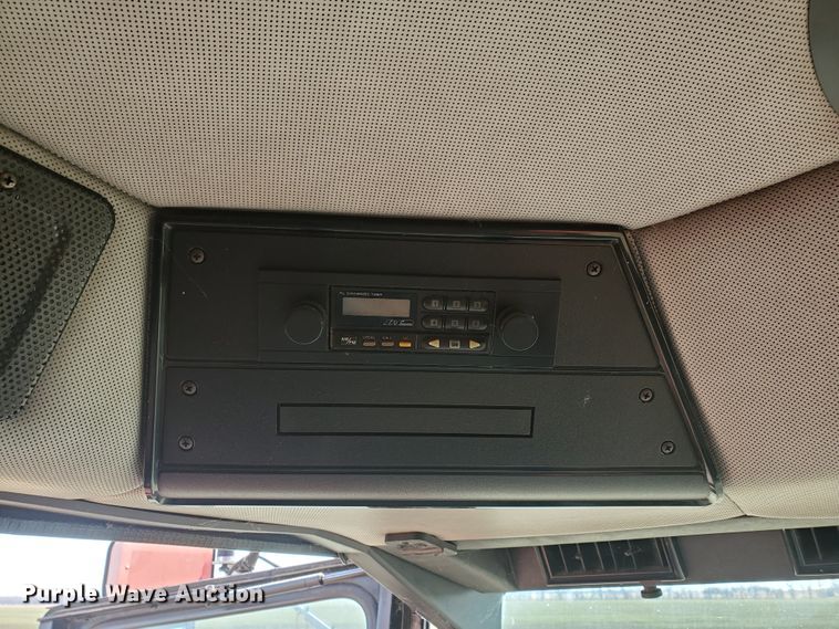 image for item DF5826 1994 Case IH 1688  combine